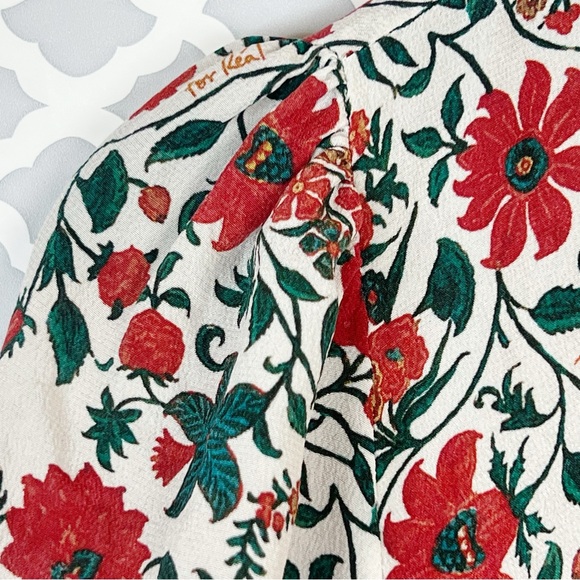 EUC Realisation Par The Bennie Silk Top in White Batik Floral by Realisation Par - Picture 11 of 13